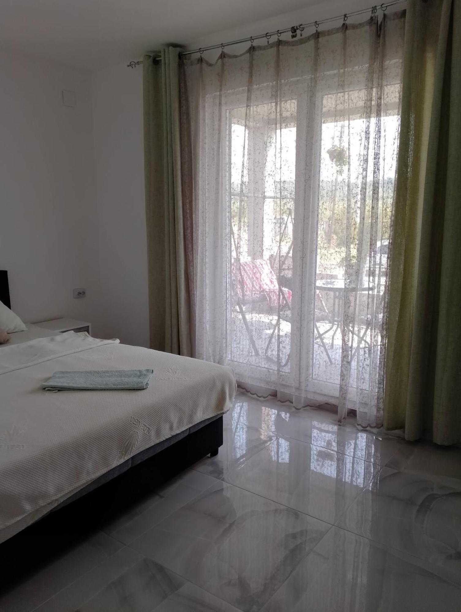 Milica Apartment *